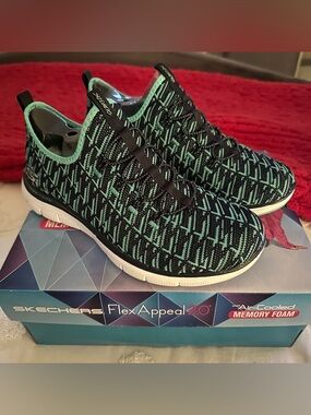 Skechers Memory Foam - size 7.5